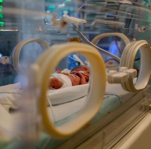 Baby in couveuse BPD